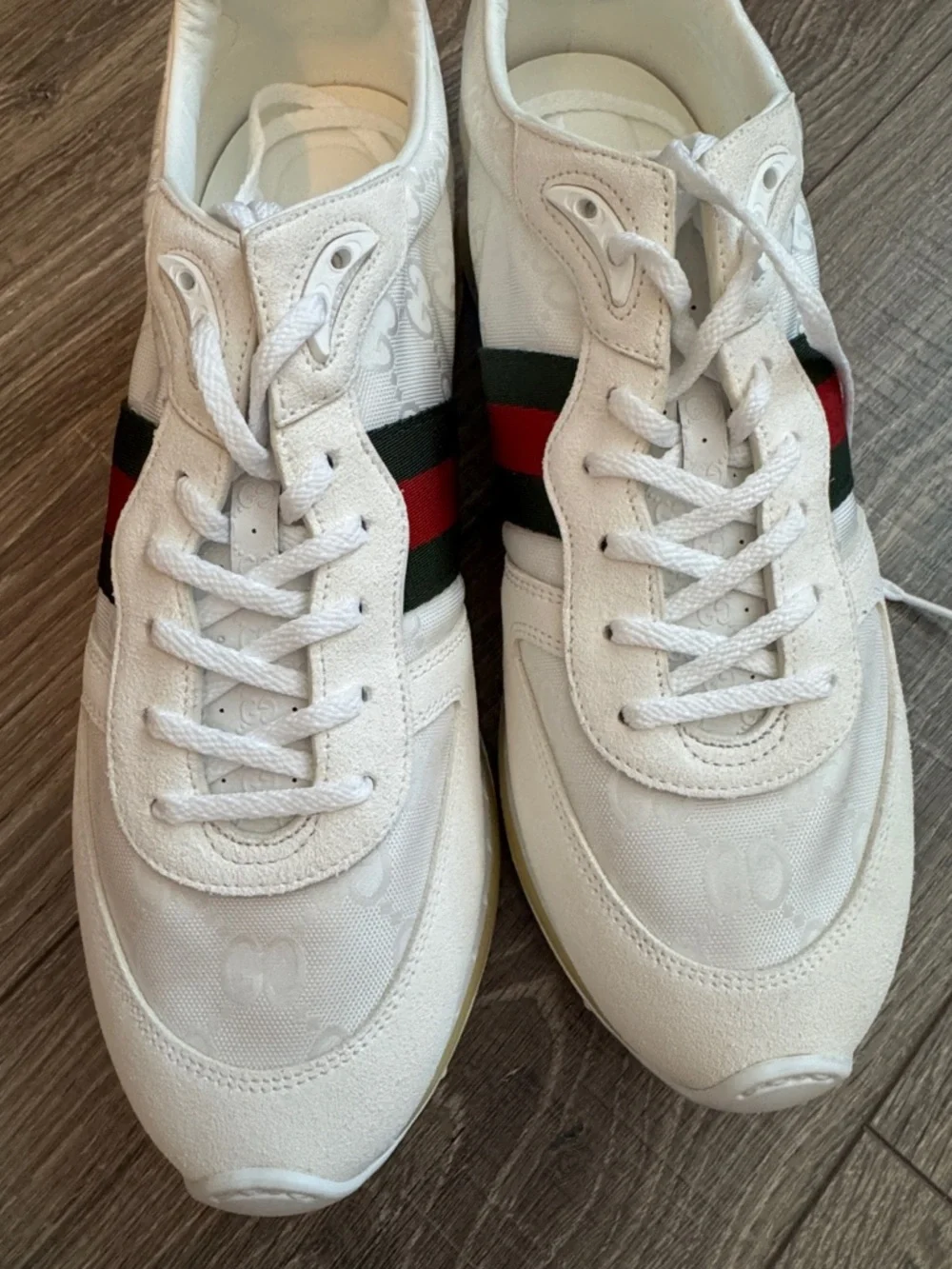 Gucci White Leather Sneakers with Red & Green Stripe - Picture 7 of 11